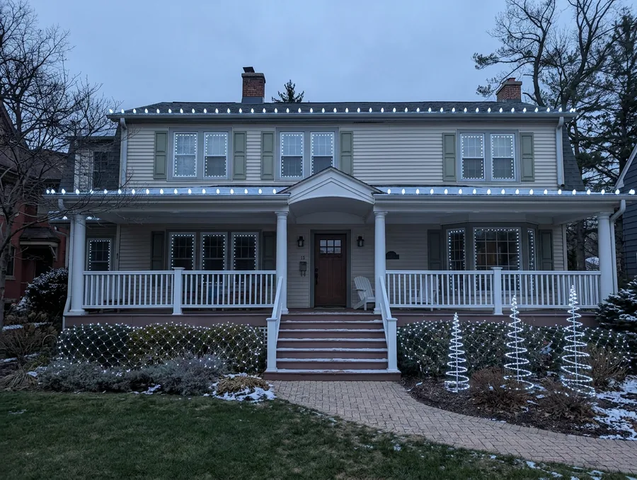 All-White Modern — a house decorated in this style
